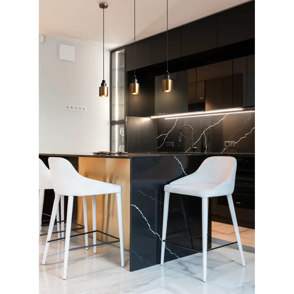 Фото 3 Люстра подвесная FREYA FR4006PL-01BS Loft 1 лампа 3 м² цвет черный Фото 3 Люстра подвесная FREYA FR4006PL-01BS Loft 1 лампа 3 м² цвет черный