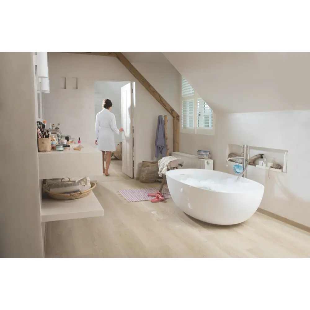 Фото ПВХ плитка Quick Step Дуб морской бежевый 33 класс толщина 5 мм 1.873 м², цена за упаковку Фото ПВХ плитка Quick Step Дуб морской бежевый 33 класс толщина 5 мм 1.873 м², цена за упаковку
