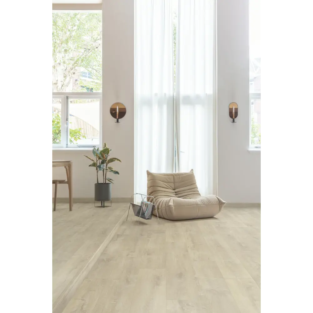 Фото 4 ПВХ плитка Quick Step Дуб бархатный бежевый 32 класс толщина 4.5 мм 2.105 м², цена за упаковку Фото 4 ПВХ плитка Quick Step Дуб бархатный бежевый 32 класс толщина 4.5 мм 2.105 м², цена за упаковку