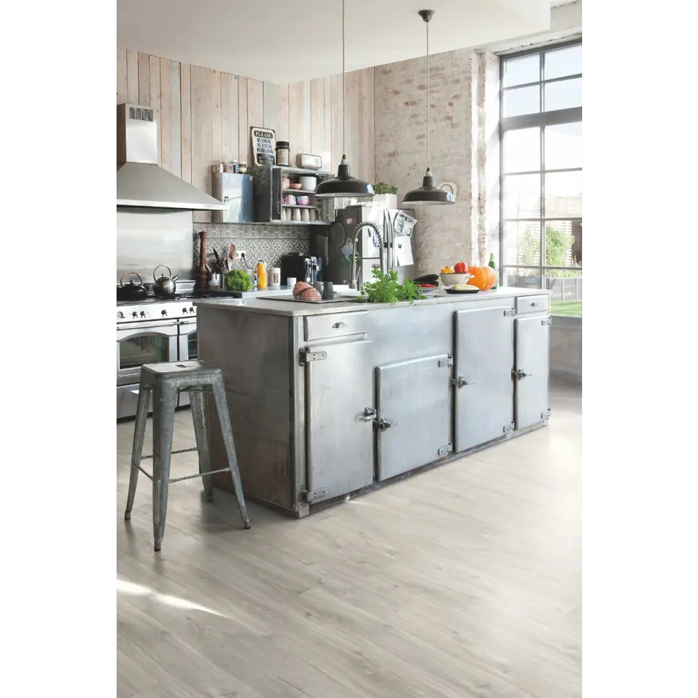 Фото ПВХ плитка Quick Step Дуб каньон серый пилёный 32 класс толщина 4.5 мм 2.105 м², цена за упаковку Фото ПВХ плитка Quick Step Дуб каньон серый пилёный 32 класс толщина 4.5 мм 2.105 м², цена за упаковку