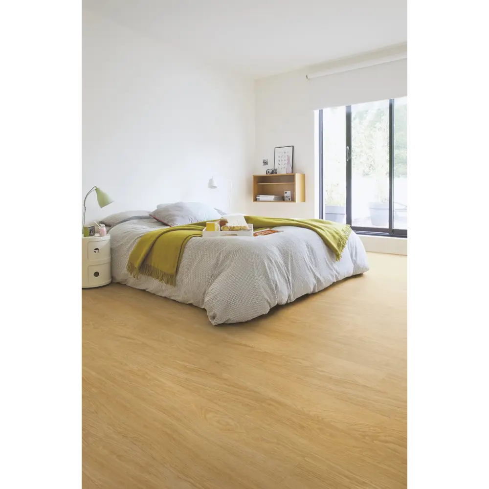 Фото ПВХ плитка Quick Step Дуб натуральный отборный 33 класс толщина 4.5 мм 2.105 м², цена за упаковку Фото ПВХ плитка Quick Step Дуб натуральный отборный 33 класс толщина 4.5 мм 2.105 м², цена за упаковку