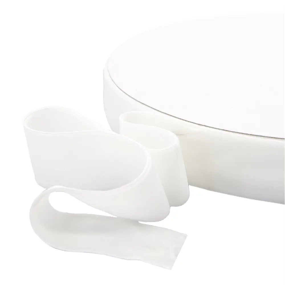 Фото Лента бархатная Айрис VR-001 3.0см x 32.9м белый цвет Фото Лента бархатная Айрис VR-001 3.0см x 32.9м белый цвет