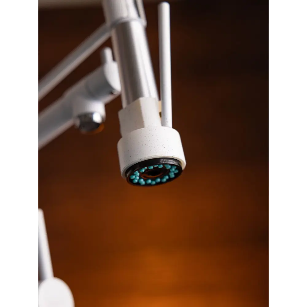 Фото 6 Смеситель для кухни однорычажный Brnou Br-706 высота 19.2 см цвет белый Фото 6 Смеситель для кухни однорычажный Brnou Br-706 высота 19.2 см цвет белый