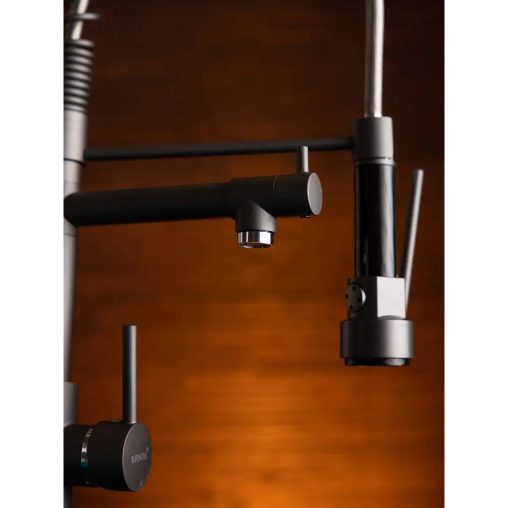 Фото 6 Смеситель для кухни однорычажный Brnou Br-704 высота 19.2 см цвет антрацит Фото 6 Смеситель для кухни однорычажный Brnou Br-704 высота 19.2 см цвет антрацит