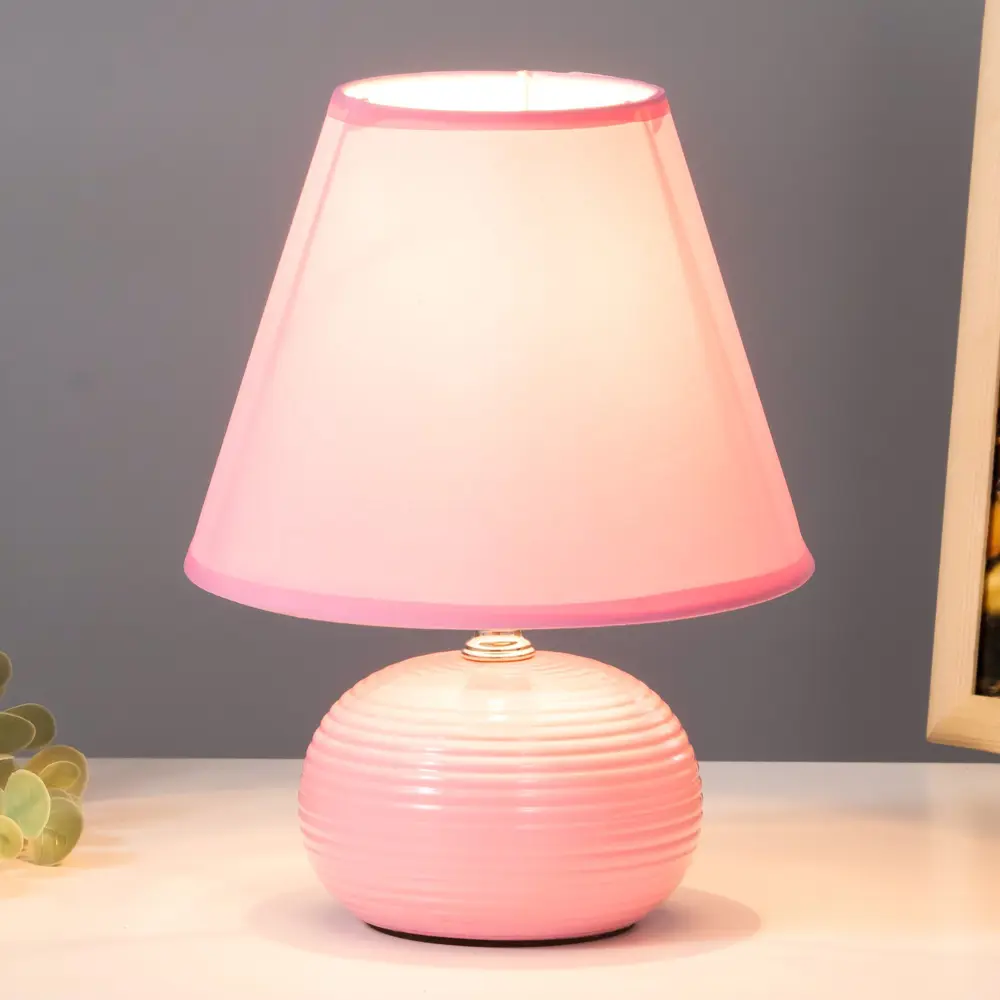 Фото 2 Настольная лампа RISALUX 3733965 цвет красный Фото 2 Настольная лампа RISALUX 3733965 цвет красный