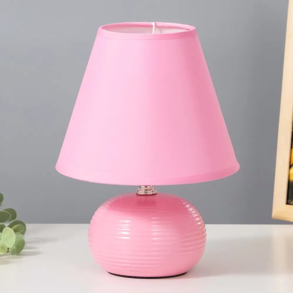 Фото Настольная лампа RISALUX 3733965 цвет красный Фото Настольная лампа RISALUX 3733965 цвет красный