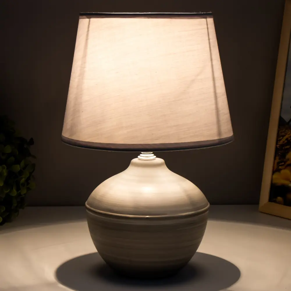 Фото 3 Настольная лампа RISALUX LN733 цвет серый серебристый Фото 3 Настольная лампа RISALUX LN733 цвет серый серебристый