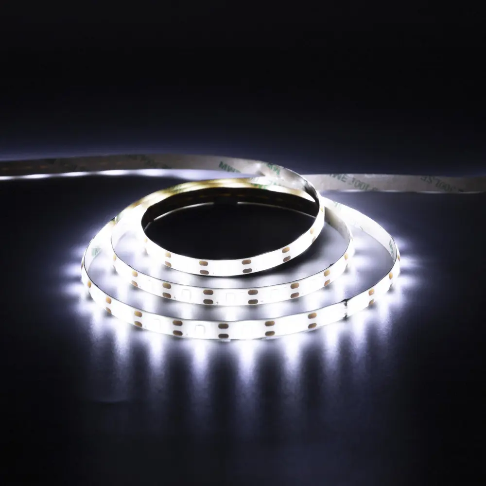 Фото Светодиодная лента LUAZON LIGHTING 7892713 SMD 2835 60 диод/м 6 В IP65 2 м нейтральный белый свет Фото Светодиодная лента LUAZON LIGHTING 7892713 SMD 2835 60 диод/м 6 В IP65 2 м нейтральный белый свет