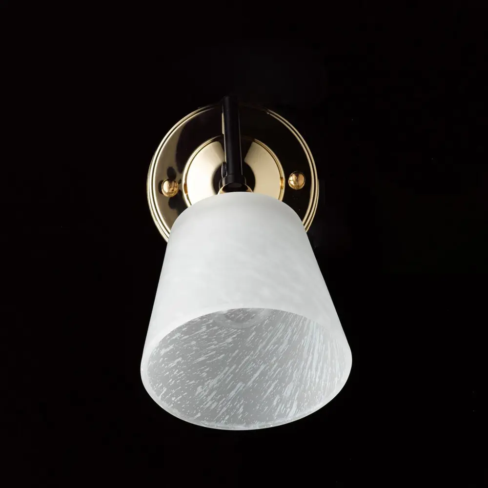 Фото 3 Настенный светильник DE MARKT 324026001 цвет белый