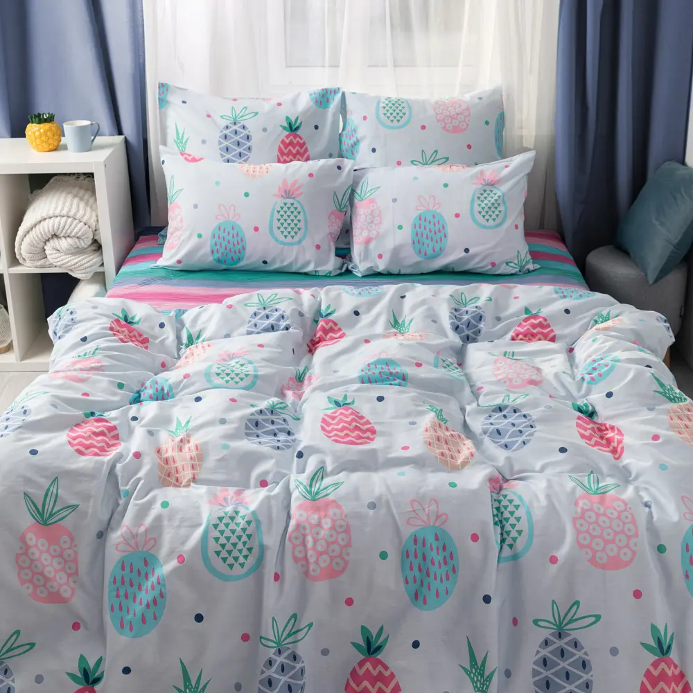 Фото 2 Комплект постельного белья Веселина Pineapple полутораспальный бязь 70x70 см, разноцветный