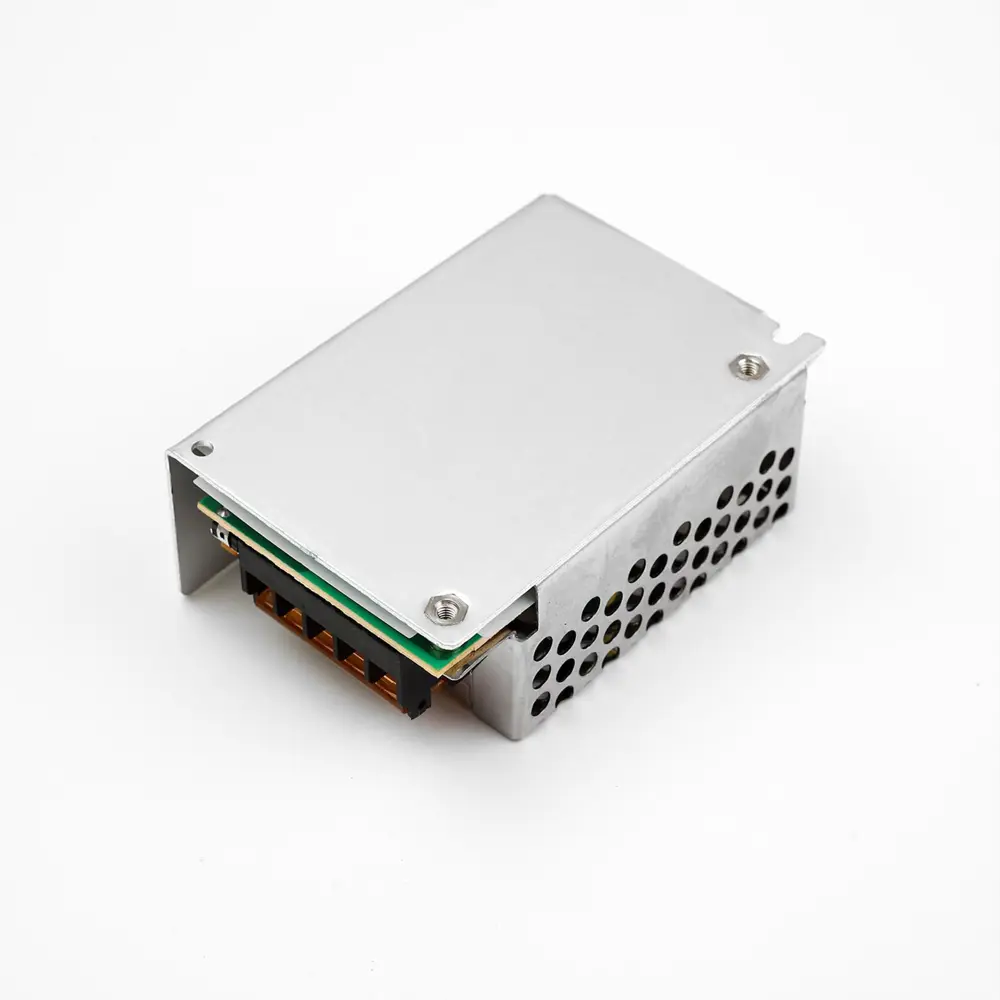 Фото 4 Блок питания SMARTBUY 7394235 для светодиодной ленты 12 В 40 Вт IP20 Фото 4 Блок питания SMARTBUY 7394235 для светодиодной ленты 12 В 40 Вт IP20