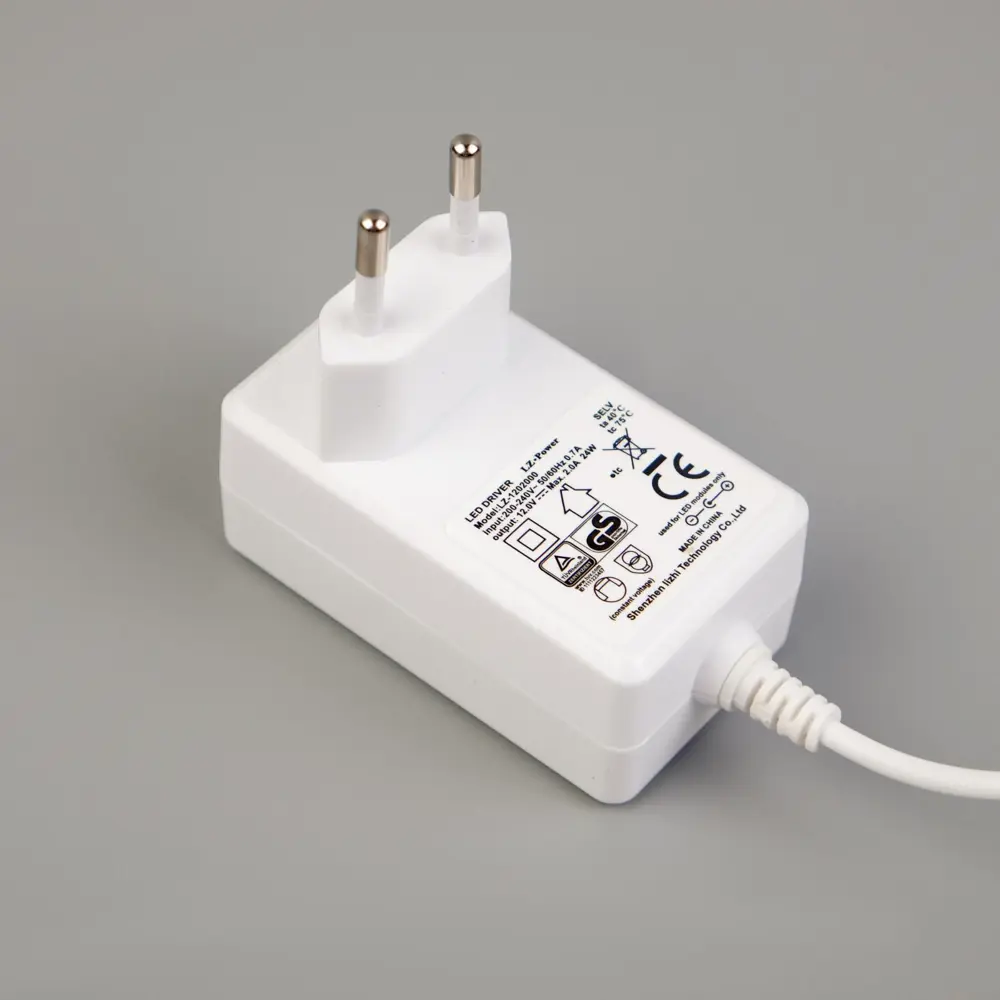 Фото 5 Светодиодная лента VOLPE 2488302 SMD 5050 60диод/м 12 В IP20 3 м изменение цвета RGB Фото 5 Светодиодная лента VOLPE 2488302 SMD 5050 60диод/м 12 В IP20 3 м изменение цвета RGB