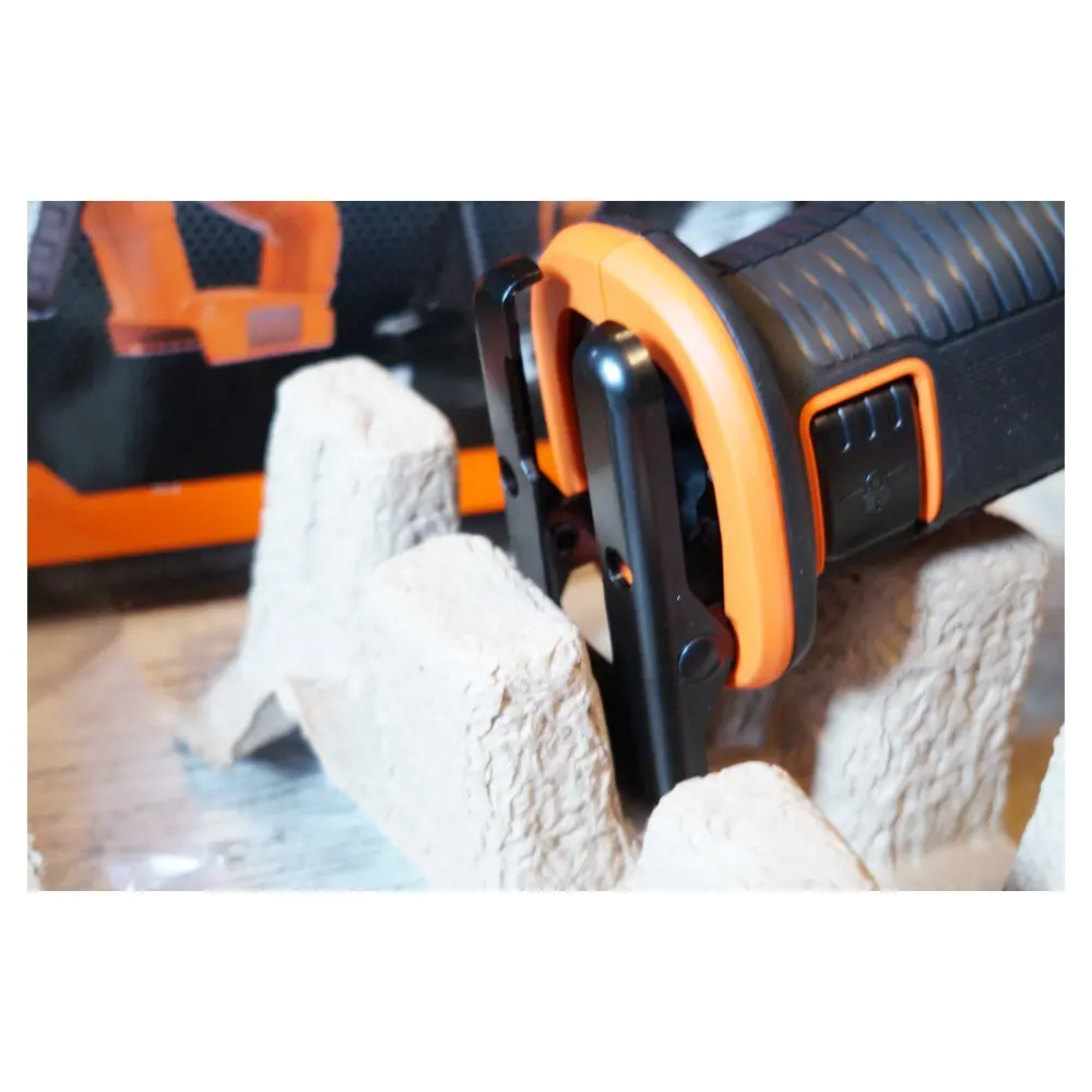 Фото 7 Пила сабельная аккумуляторная BLACK+DECKER BDCR18N, 18В Li-Ion без АКБ и ЗУ Фото 7 Пила сабельная аккумуляторная BLACK+DECKER BDCR18N, 18В Li-Ion без АКБ и ЗУ