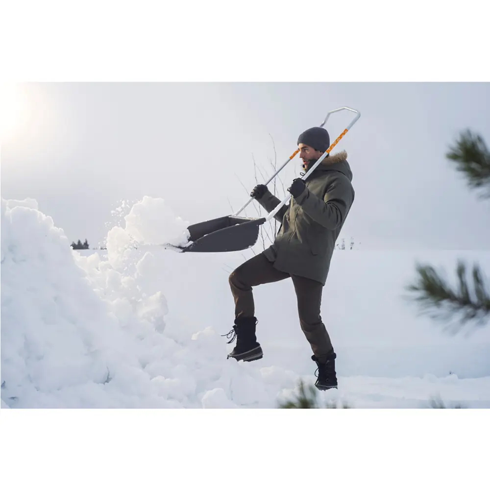 Фото 4 Движок для уборки снега FISKARS SNOWXPERT, 740х565мм Фото 4 Движок для уборки снега FISKARS SNOWXPERT, 740х565мм