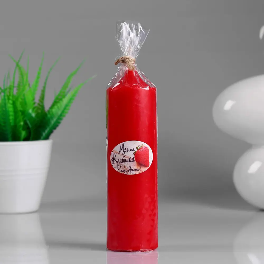 Фото 2 Свеча- цилиндр "Клубника" ароматическая 4×13.5 см