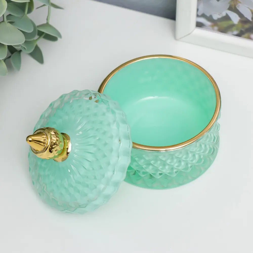 Фото 2 Шкатулка "Ромбы и купол" мятный с золотом 11x8.5x8.5 см Фото 2 Шкатулка "Ромбы и купол" мятный с золотом 11x8.5x8.5 см