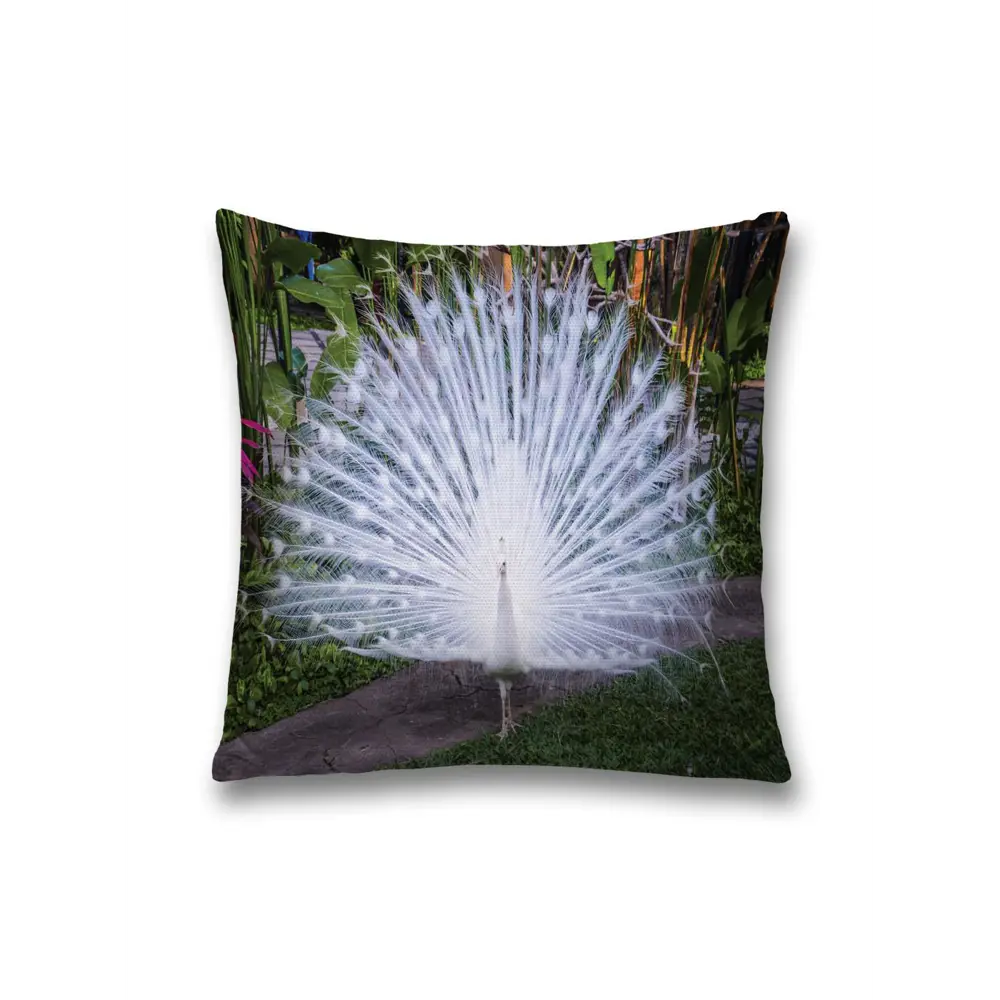 Фото Наволочка декоративная Сияющий павлин 45x45см оксфорд Фото Наволочка декоративная Сияющий павлин 45x45см оксфорд