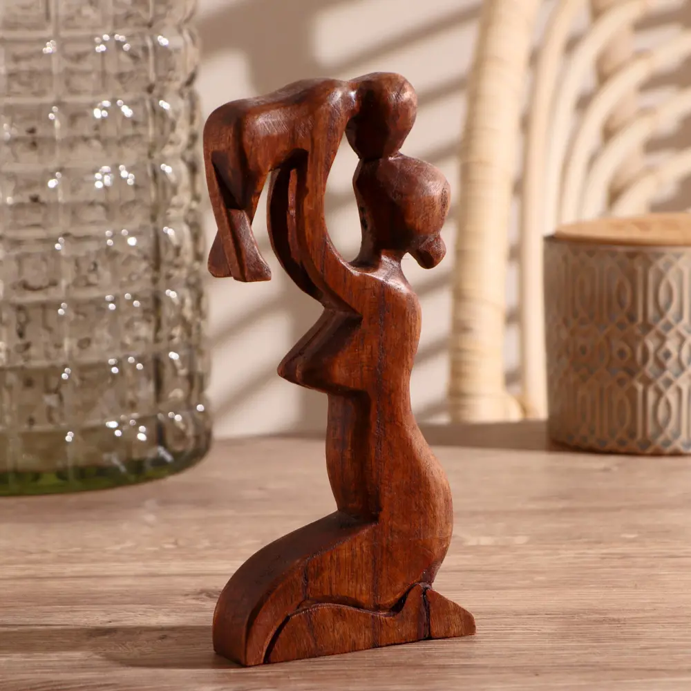 Фото Сувенир интерьерный "Счастье в руках" 20x9x2.5 см Фото Сувенир интерьерный "Счастье в руках" 20x9x2.5 см