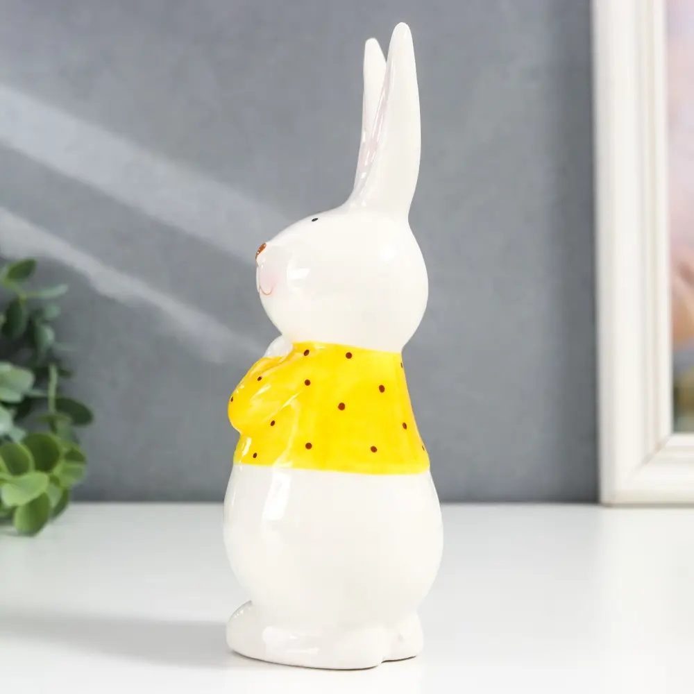 Фото 4 Сувенир интерьерный "Зайка в жёлтом пиджаке" 6x6x16.5 см