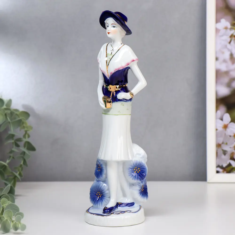 Фото 4 Сувенир интерьерный "Мадмуазель с маленьким клатчем" кобальт 27.5x7.5x8 см