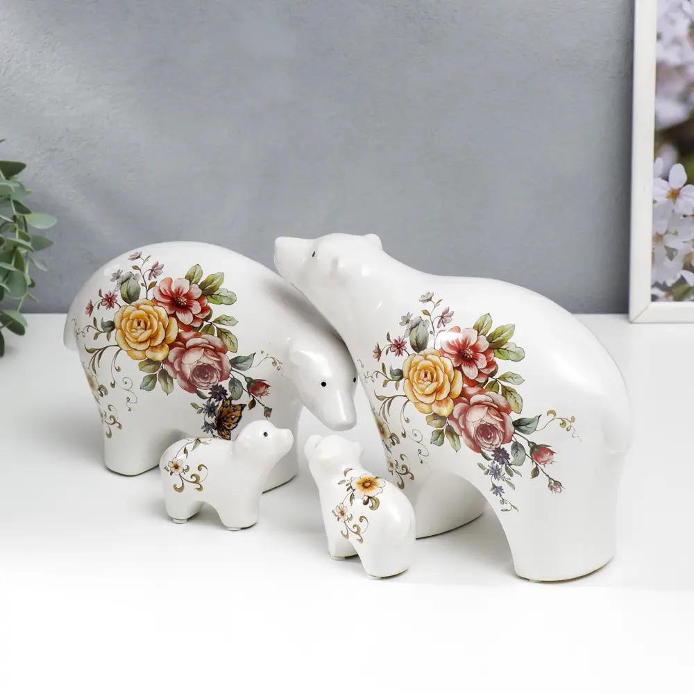 Фото 4 Набор сувениров интерьерных 4 шт "Семья медведей" цветочная деколь 6x3x9см, 15x6x21см, 16x7x25 см