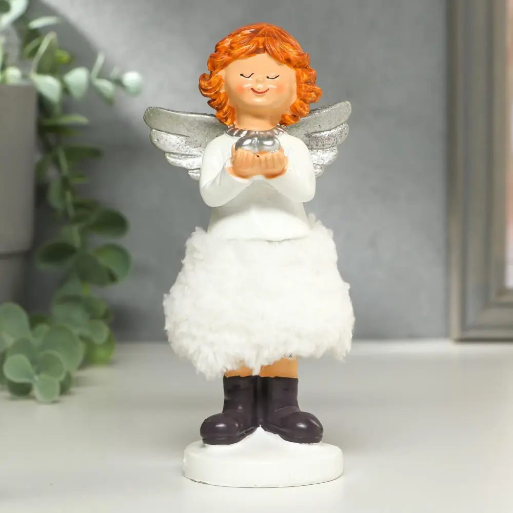 Фото Сувенир интерьерный "Ангелочек в меховой юбке с сердцем в руках" 13.8x6.7x4.7 см