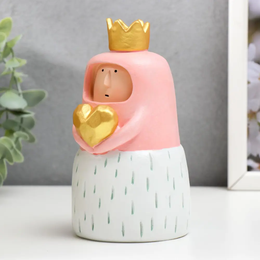 Фото 4 Сувенир интерьерный "Девочка-принцесса с сердцем" 15x8x8 см