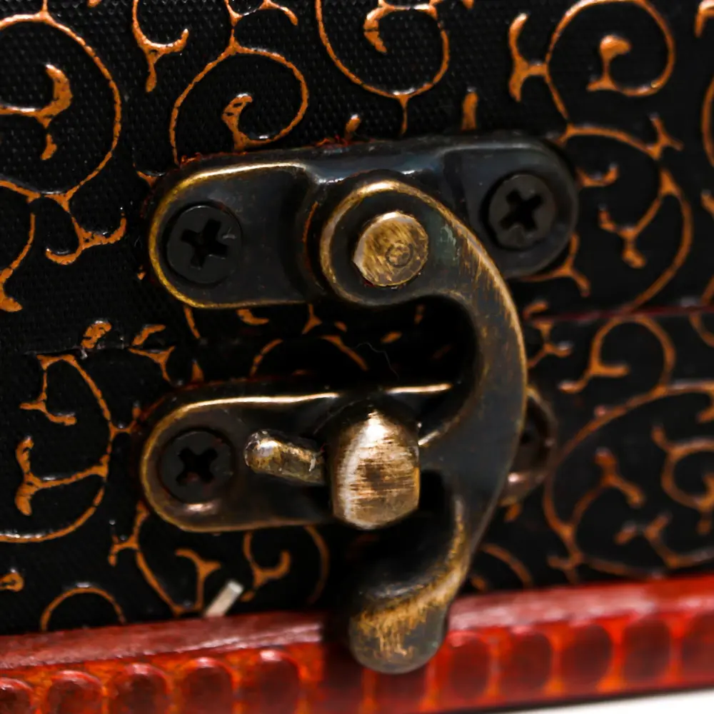 Фото 2 Шкатулка универсальная "Золотые завитки на чёрном" сундучок 6x8x5.5 см