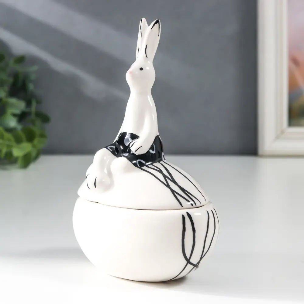 Фото 2 Шкатулка универсальная Зайчик в шортиках 9x6.4x13.5 см