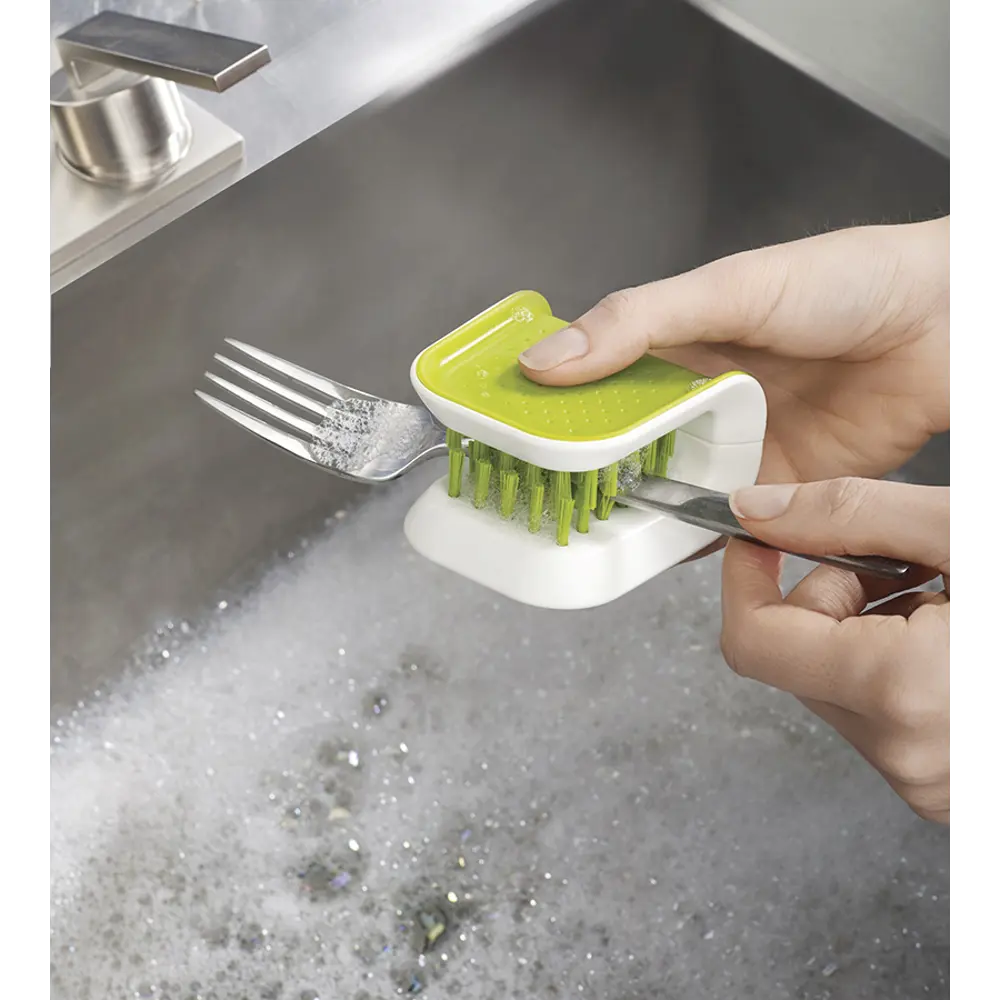Фото 2 Щетка для столовых приборов и ножей BladeBrush зеленая Фото 2 Щетка для столовых приборов и ножей BladeBrush зеленая