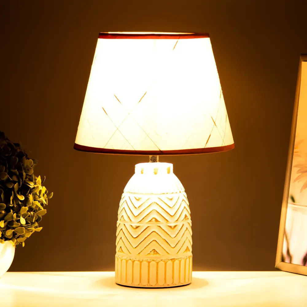 Фото 3 Настольная лампа RISALUX LTL-063 цвет жёлтый золотой Фото 3 Настольная лампа RISALUX LTL-063 цвет жёлтый золотой