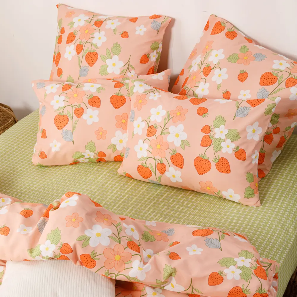 Фото 3 Комплект постельного белья Ночь Нежна запах клубники 70897-1+9656-6 Бязь 120гр. евро 50x70 см (2)