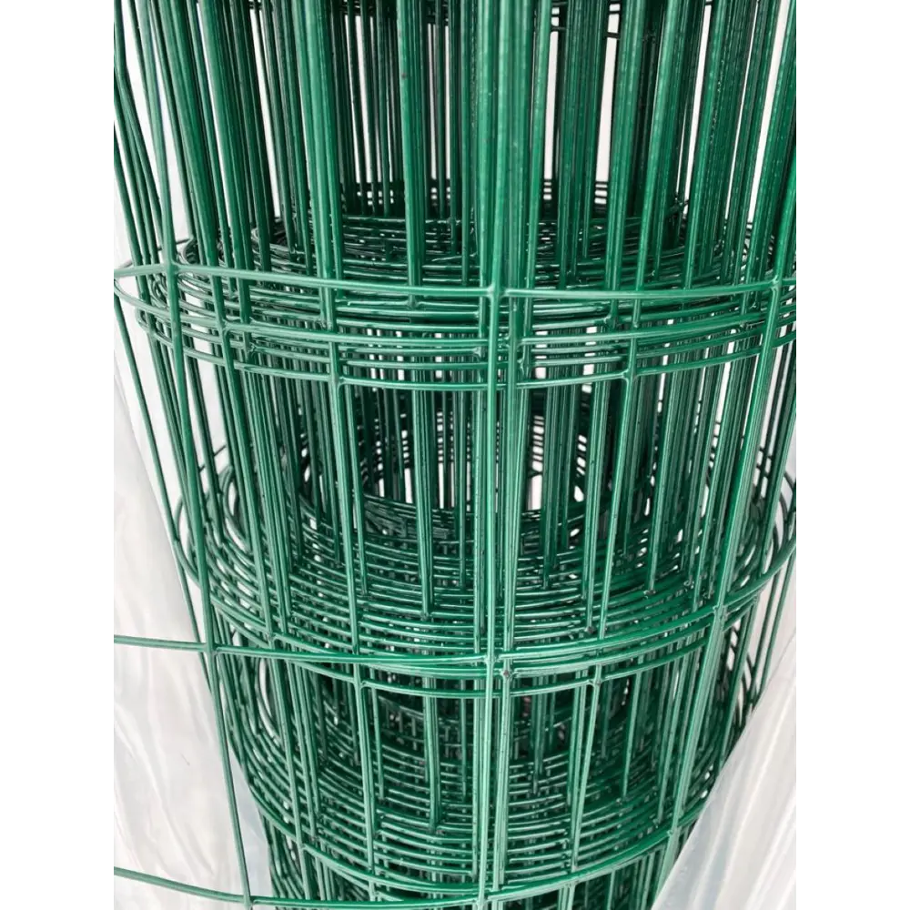 Фото Сетка сварная оцинкованная Topfence зеленая 1.8x20 м пруток 2.2мм ячейка 100x75 мм Фото Сетка сварная оцинкованная Topfence зеленая 1.8x20 м пруток 2.2мм ячейка 100x75 мм