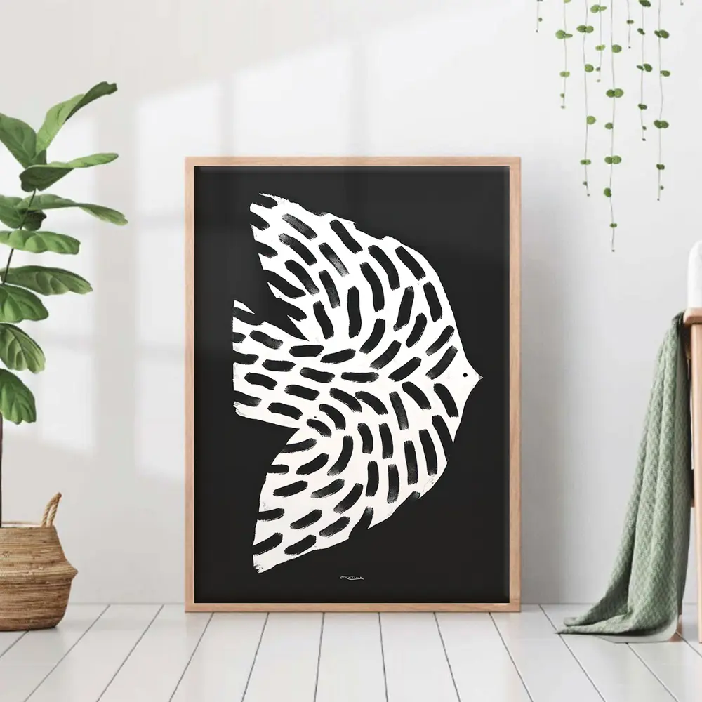 Фото Постер 28 картин "Белая рыбка на черном репродукция" 70x50 см в тубусе без рамы Фото Постер 28 картин "Белая рыбка на черном репродукция" 70x50 см в тубусе без рамы