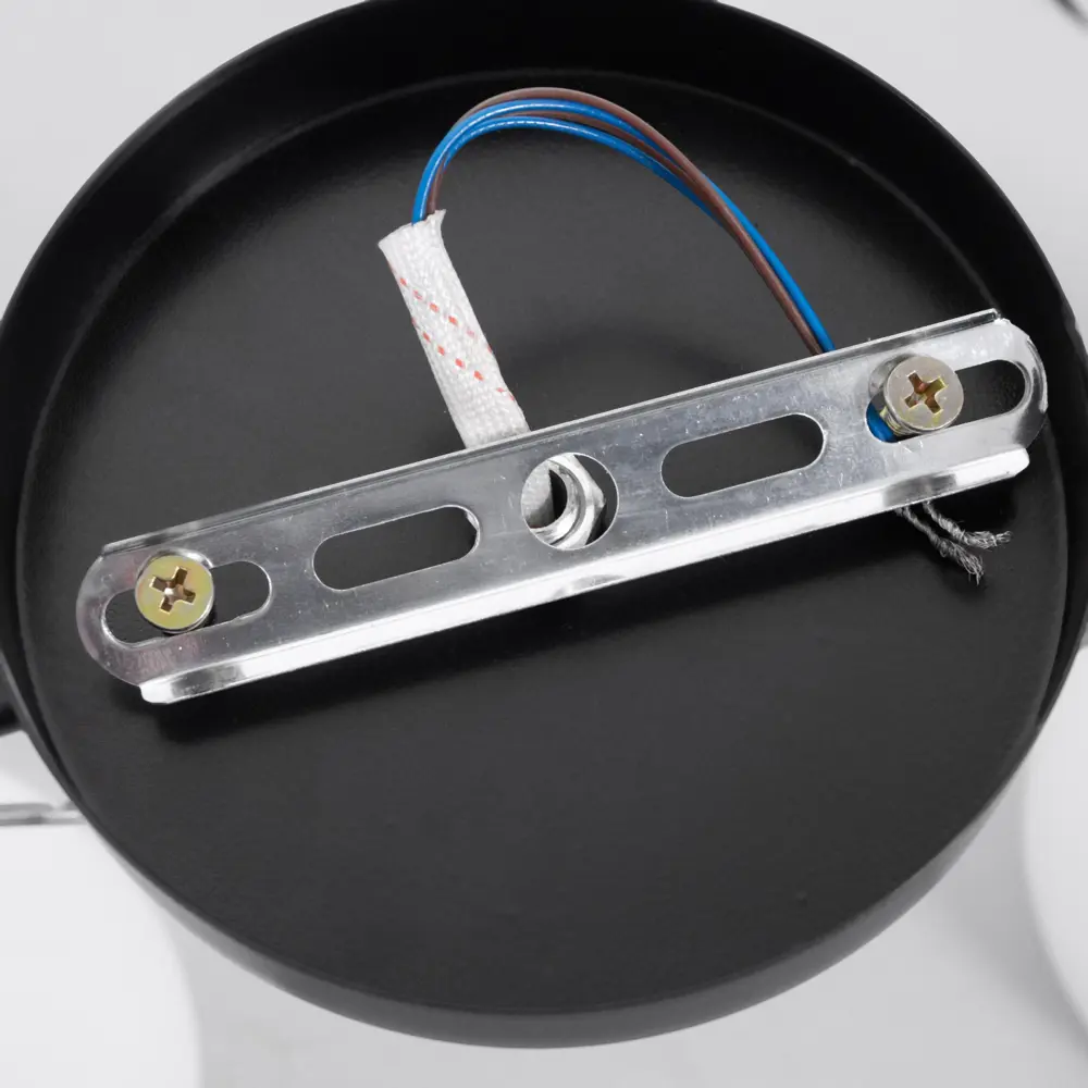 Фото 7 Светильник потолочный BAYERLUX 761TT-1583 1997 2 лампы 6 м² цвет хром Фото 7 Светильник потолочный BAYERLUX 761TT-1583 1997 2 лампы 6 м² цвет хром