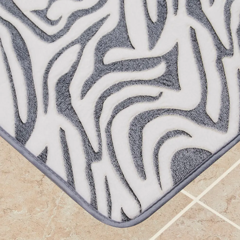 Фото 2 Коврик декоративный полиэстер Зебра 60x110 см цвет серый Фото 2 Коврик декоративный полиэстер Зебра 60x110 см цвет серый