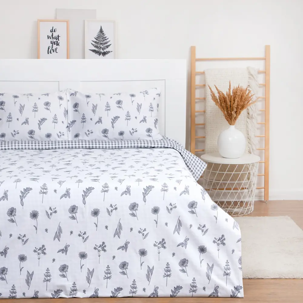 Фото Комплект постельного белья LoveLife 9305079, евро, сатин цвет белый Фото Комплект постельного белья LoveLife 9305079, евро, сатин цвет белый