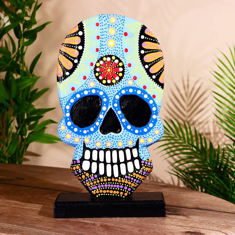 Фото Интерьерный сувенир "Череп расписной голубой" на подставке, высота 36 см Фото Интерьерный сувенир "Череп расписной голубой" на подставке, высота 36 см