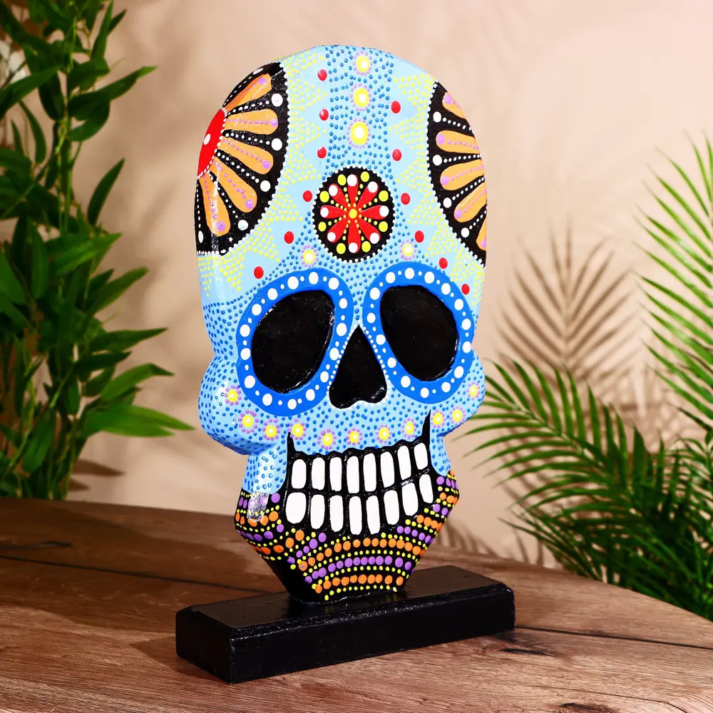 Фото 2 Интерьерный сувенир "Череп расписной голубой" на подставке, высота 36 см Фото 2 Интерьерный сувенир "Череп расписной голубой" на подставке, высота 36 см