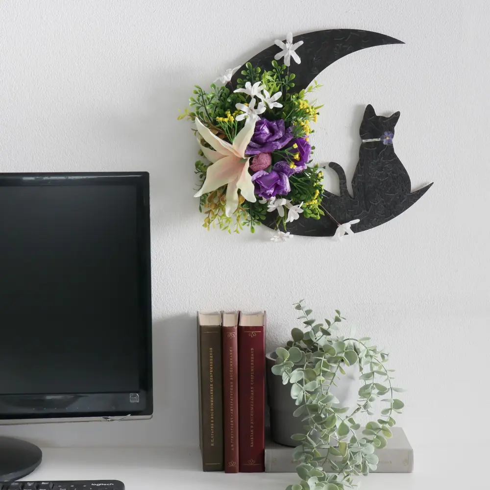 Фото Панно декоративное Кошка на месяце Фиолетовые розы 30x30 см Фото Панно декоративное Кошка на месяце Фиолетовые розы 30x30 см