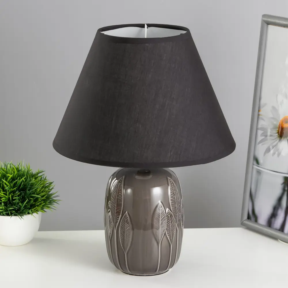 Фото Настольная лампа Risalux 9848142 цвет черный Фото Настольная лампа Risalux 9848142 цвет черный