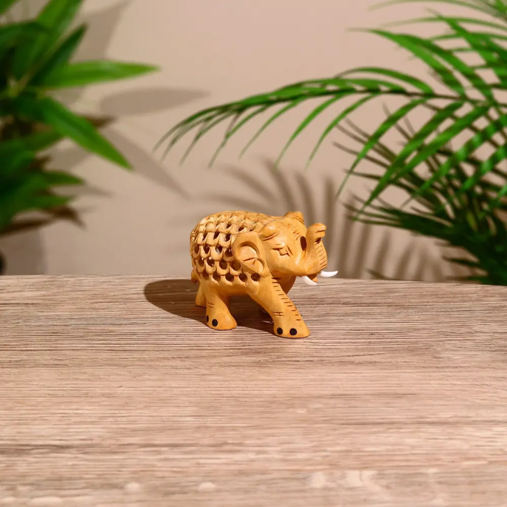 Фото 2 Сувенир "Слоник" дерево кадам 8x5x4 см Фото 2 Сувенир "Слоник" дерево кадам 8x5x4 см