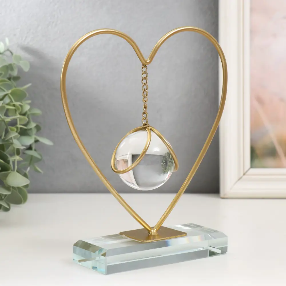 Фото 2 Сувенир интерьерный "Капля в сердце" золото 16x5x19 см Фото 2 Сувенир интерьерный "Капля в сердце" золото 16x5x19 см