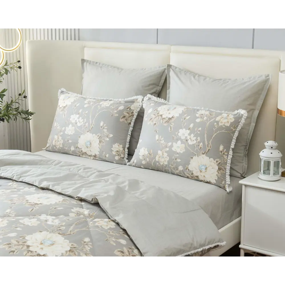 Фото 3 Комплект постельного белья Sofi de Marko Бернадетт Кт-1.6-Бт76, полутораспальный, сатин, серый Фото 3 Комплект постельного белья Sofi de Marko Бернадетт Кт-1.6-Бт76, полутораспальный, сатин, серый