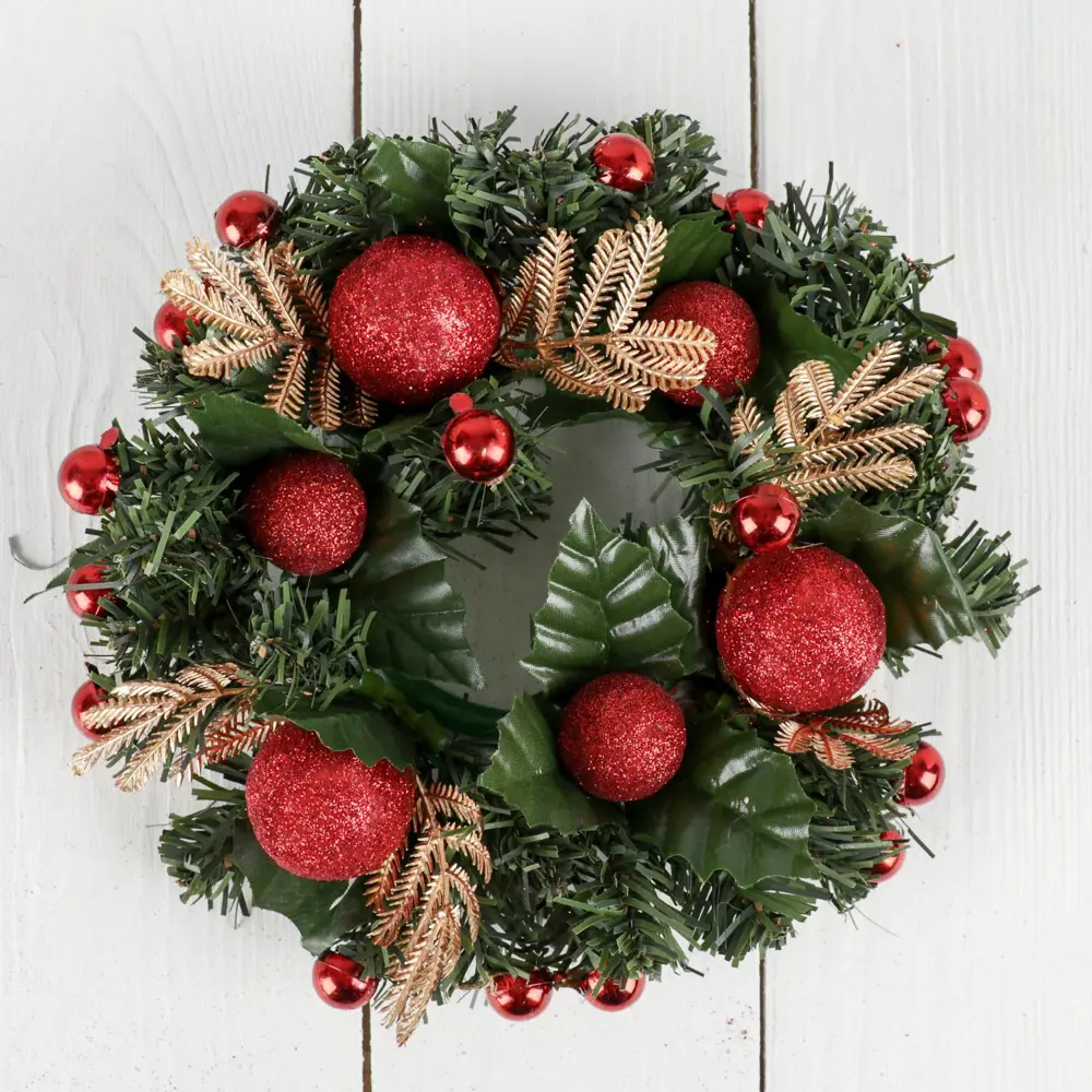 Фото Рождественский венок Зимнее волшебство 1400106 ø 20 см с декором Красные шарики