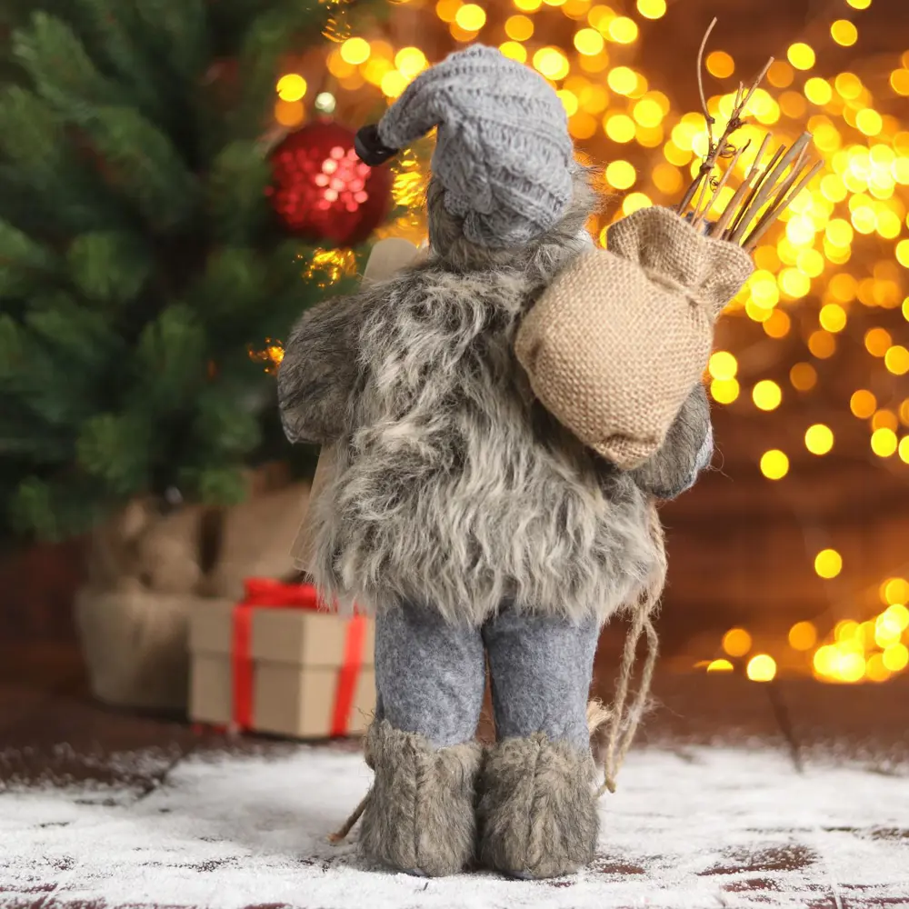 Фото 3 Новогодняя фигура Зимнее Волшебство Дед Мороз В сером костюмчике с лыжами 18x30 см