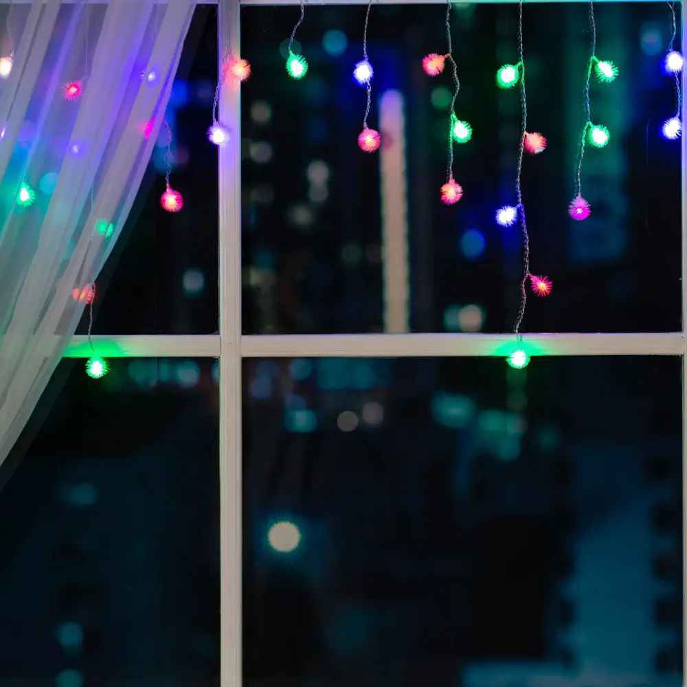 Фото Электрогирлянда комнатная Luazon lighting бахрома 1.8x1.8 м 48 ламп белый 1 режим работы Фото Электрогирлянда комнатная Luazon lighting бахрома 1.8x1.8 м 48 ламп белый 1 режим работы