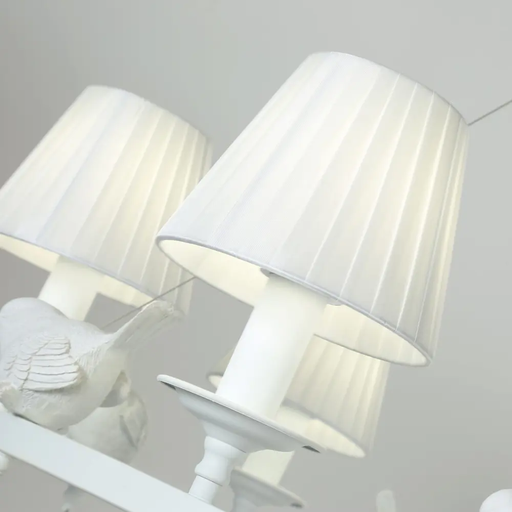 Фото 6 Люстра подвесная Favourite Vogel 1095-6P 6 ламп 12 м² цвет белый Фото 6 Люстра подвесная Favourite Vogel 1095-6P 6 ламп 12 м² цвет белый