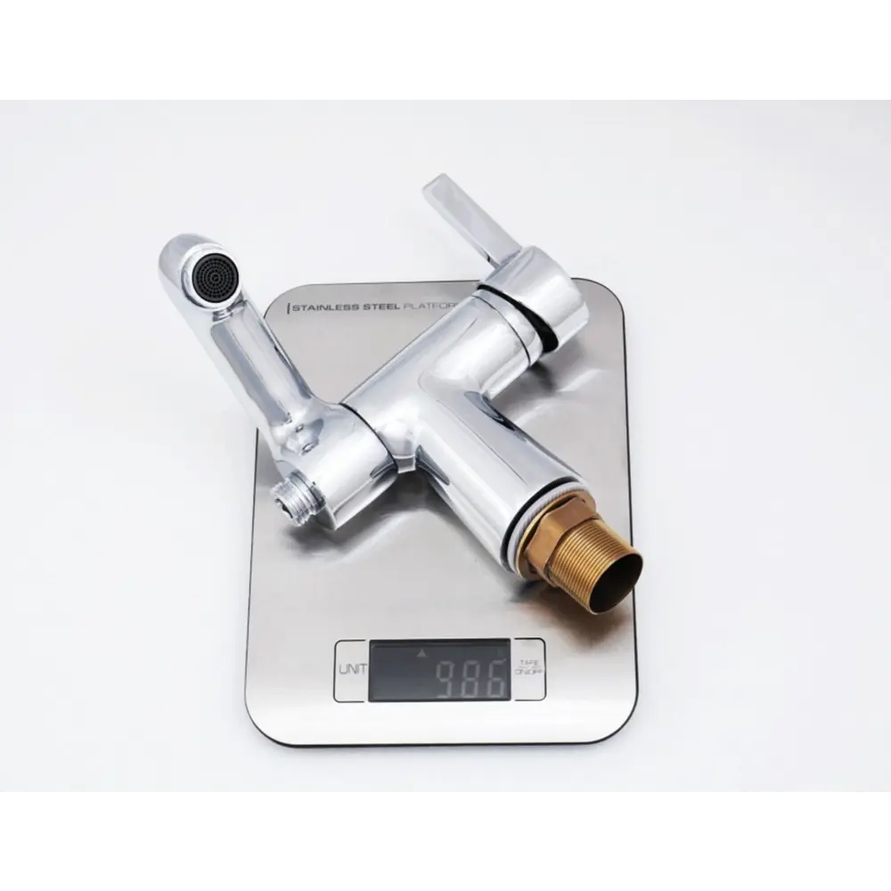 Фото 4 Смеситель для ванны Potato P12281 однорычажный с душевой лейкой цвет хром Фото 4 Смеситель для ванны Potato P12281 однорычажный с душевой лейкой цвет хром