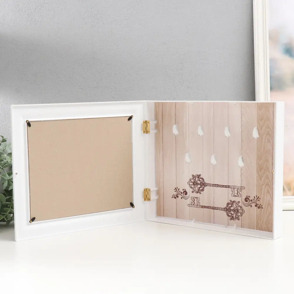 Фото 3 Ключница Simaland 9502889, пластик, 31.5x26.5 см, разноцветная Фото 3 Ключница Simaland 9502889, пластик, 31.5x26.5 см, разноцветная